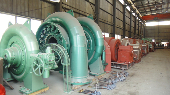 Turbina hidráulica Pelton controlada por PLC para pressão de saída atmosférica e operação automática