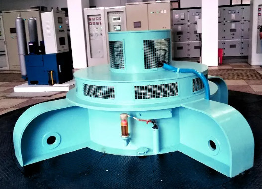 Turbina hidráulica Kaplan de lâmina de corrida fixa com tensão do gerador de 6-20KV e resfriamento por água e óleo