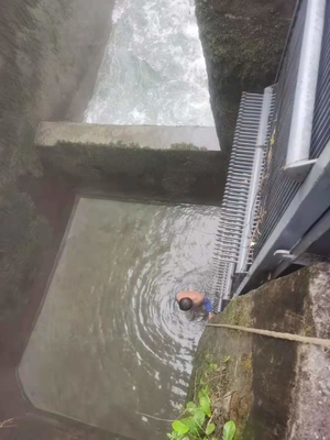 Tela de barra de limpeza do ancinho do lixo da máquina 0.3-1.5KW da cremalheira do lixo IP55