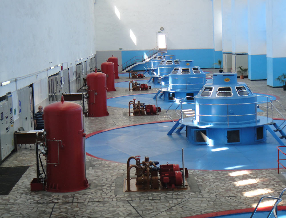 Turbina hidrelétrica vertical de 20 m com cabeça de água, com instalação de 470 kW de capacidade