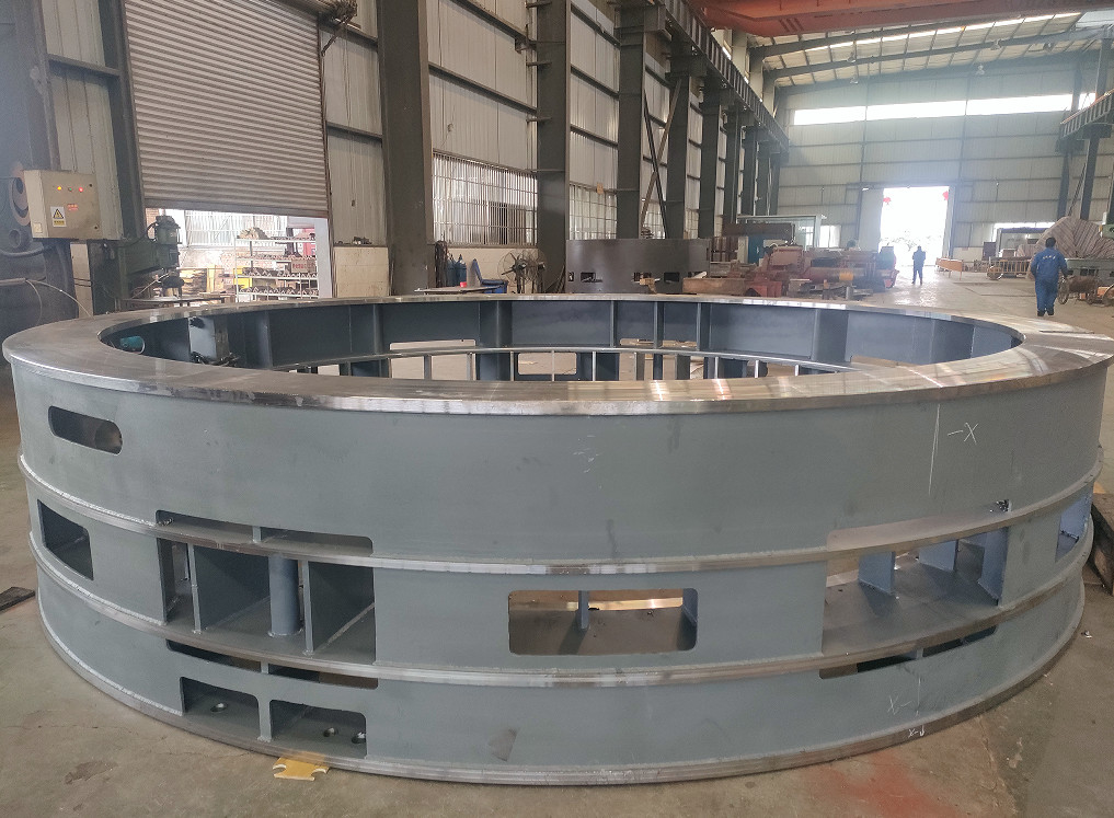 Casa de aço carbono Turbina hidráulica vertical Potência nominal 5kW-50MW com sistema de controlo automático