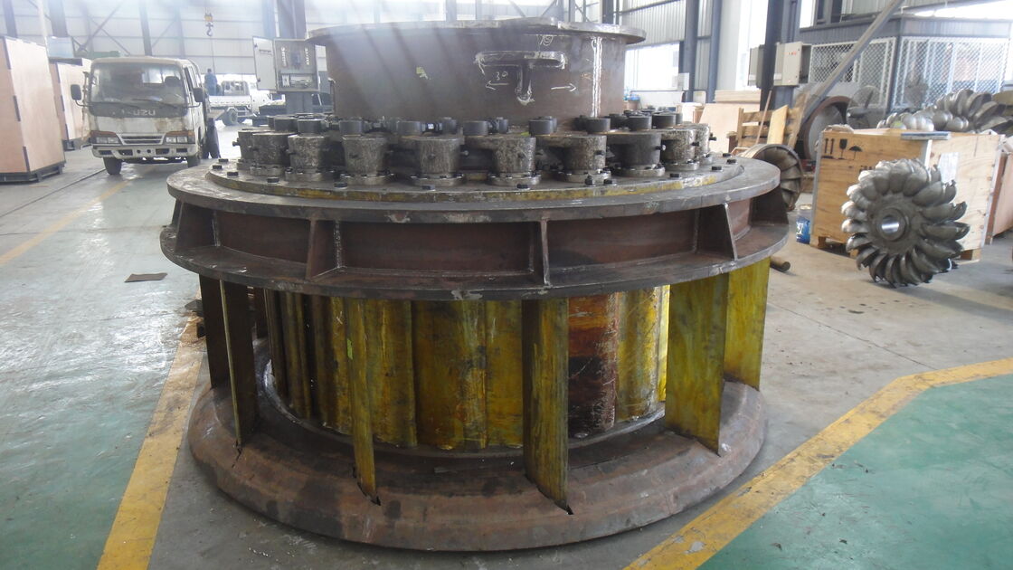 Turbina hidrelétrica Kaplan com guias ajustáveis, lâmina de aço inoxidável e tensão do gerador de 6300V para energia hidrelétrica eficiente