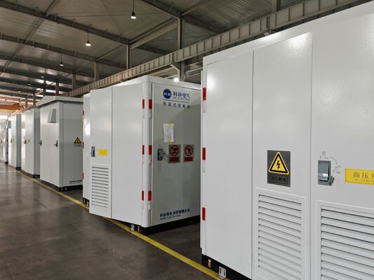 96Sistema de excitação do gerador de eficiência de 20% com capacidade de saída de 100 kW a 20 MW e faixa de tensão de 110 V a 690 V para geradores síncronos